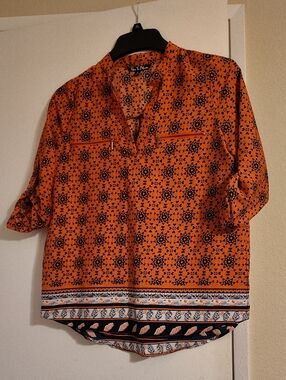 Liz Claiborne Orange and Black Printed Split-Neck Tunic